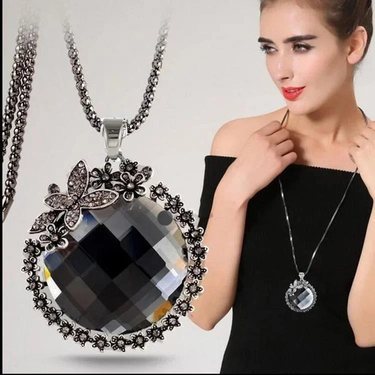 2024 Romantic Butterfly Round Crystal Sweater Chain Necklaces Korean Female Long Chain Necklace for Women Lady Accessories