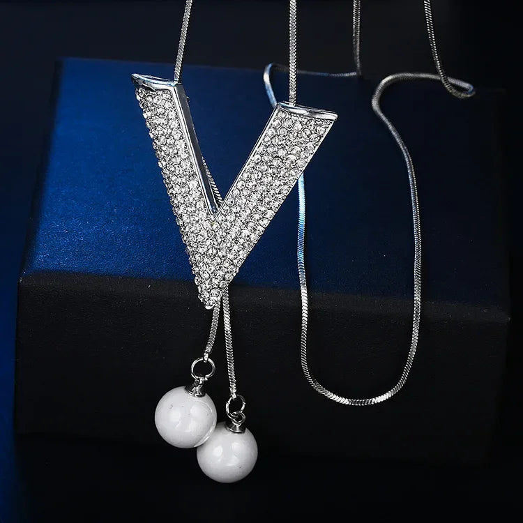 Classic Letter V Sweater Chain Long Necklaces 2024 New Korean Crystal Pearl Female Necklace for Women Lady Accessories