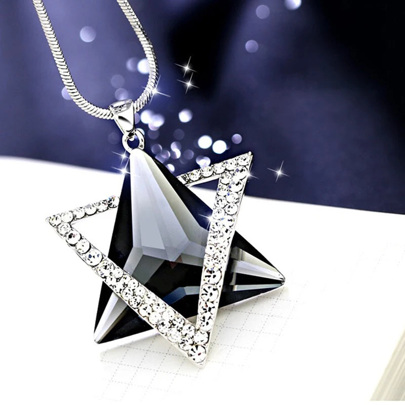 2024 New Crystal Triangle Geometric Long Pendant Necklace Women New Fashion Jewelry Wholesale Sweater Chain Necklaces