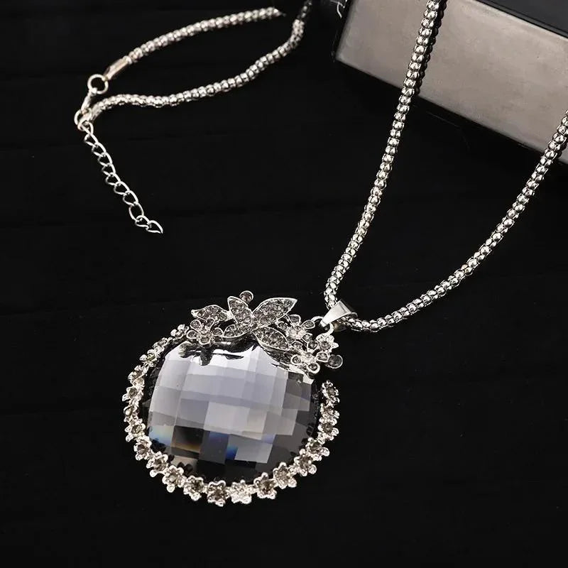 2024 Romantic Butterfly Round Crystal Sweater Chain Necklaces Korean Female Long Chain Necklace for Women Lady Accessories